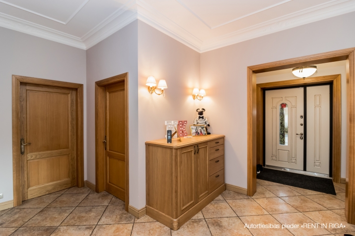 Izīrē māju, Mēmeles iela 50B, Mārupes novads / 7 500 € 13