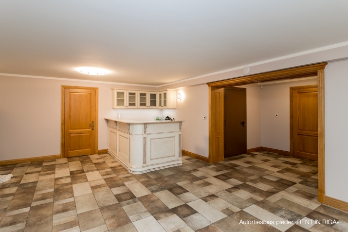 Izīrē māju, Mēmeles iela 50B, Mārupes novads / 7 500 € 14
