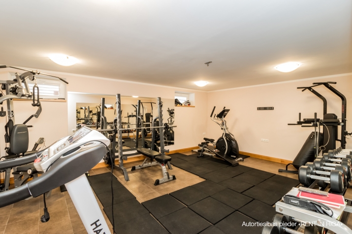 Izīrē māju, Mēmeles iela 50B, Mārupes novads / 7 500 € 15