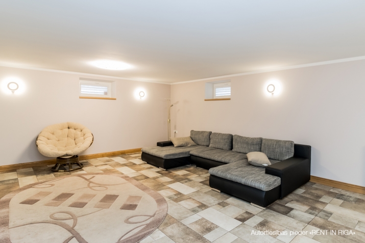 Izīrē māju, Mēmeles iela 50B, Mārupes novads / 7 500 € 16