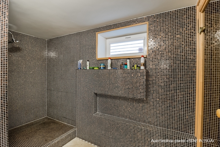 Izīrē māju, Mēmeles iela 50B, Mārupes novads / 7 500 € 19