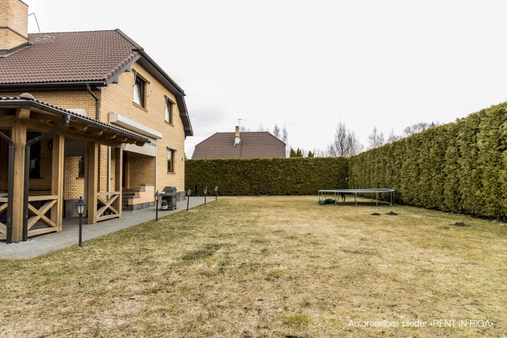 Izīrē māju, Mēmeles iela 50B, Mārupes novads / 7 500 € 26