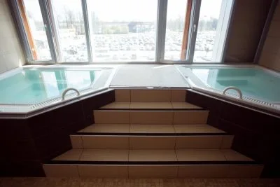 Izīrē tirdzniecības telpas, Lielirbes iela 27, Rīga, Kreisais krasts, Šampēteris / 9 240 € 6