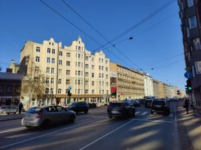 Izīrē tirdzniecības telpas, Cēsu iela 43, Rīga, Labais krasts, Centrs / 2 000 € 3
