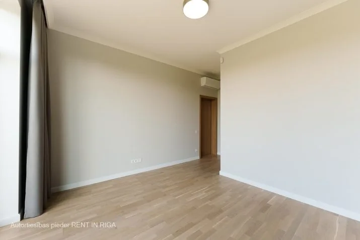 Izīrē māju, Lielā iela 26, Mārupes novads, Mārupe / 1 400 € 7