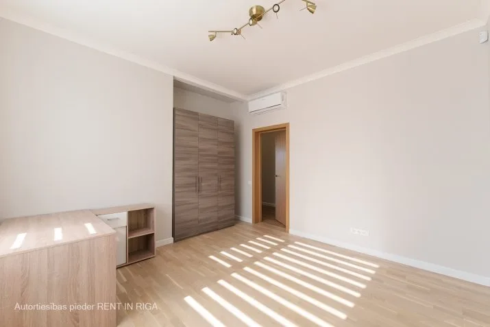 Izīrē māju, Lielā iela 26, Mārupes novads, Mārupe / 1 400 € 13