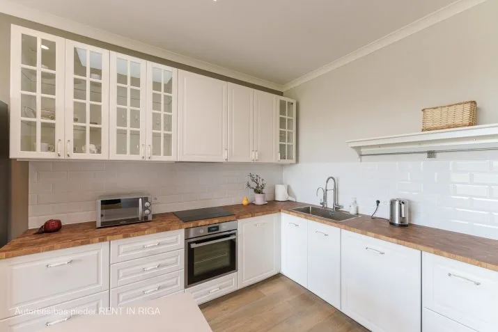 Izīrē māju, Lielā iela 26, Mārupes novads, Mārupe / 1 400 € 4