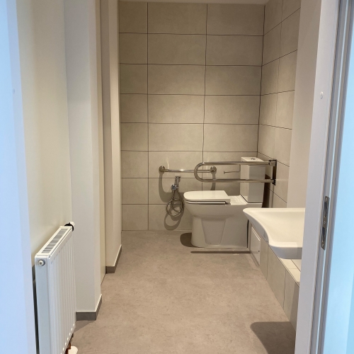 Stacijas laukums 2 8