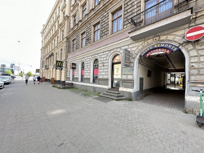Izīrē komercplatību, Merķeļa iela 3, Rīga, Labais krasts, Centrs / 1 300 € 8