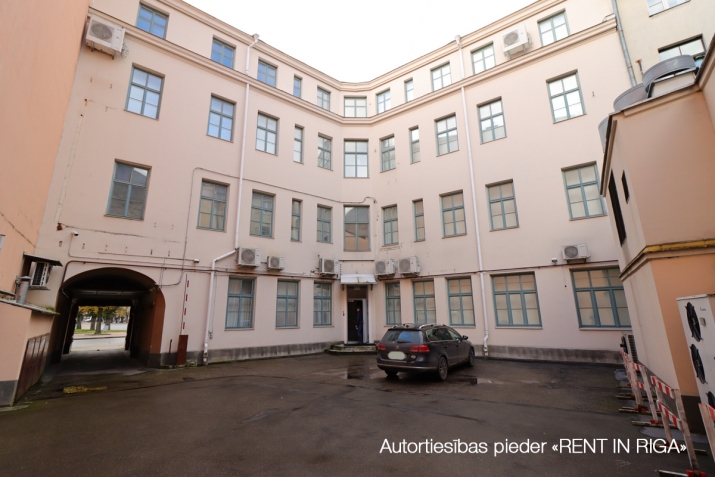 Izīrē tirdzniecības telpas, Raina bulvaris iela 11, Rīga, Labais krasts, Centrs / 3 320 € 8