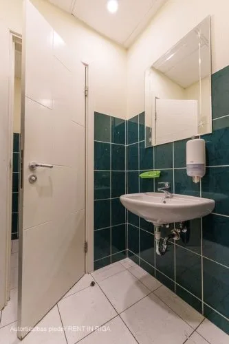 Izīrē tirdzniecības telpas, Lāčplēša iela 41, Rīga, Labais krasts, Centrs / 1 030 € 15