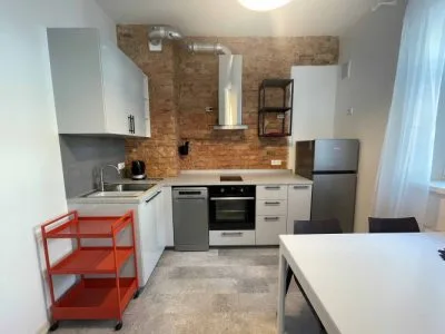 Izīrē dzīvokli, Dzirnavu iela 27, Rīga, Labais krasts, Centrs / 850 € 2