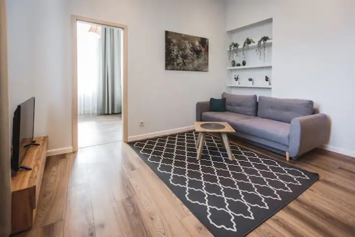 Izīrē dzīvokli, Brīvības iela 73, Rīga, Labais krasts, Centrs / 750 € 2