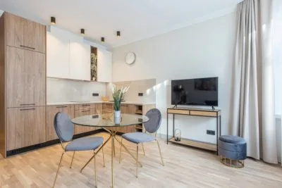 Izīrē dzīvokli, Čaka iela 33, Rīga, Labais krasts, Centrs / 575 € 1