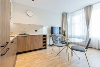 Izīrē dzīvokli, Čaka iela 33, Rīga, Labais krasts, Centrs / 575 € 2