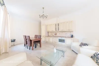 Pārdod dzīvokli, Dzirnavu iela 31, Rīga, Labais krasts, Centrs / 300 000 € 3
