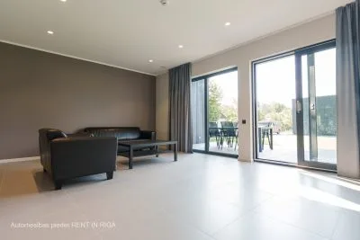 Izīrē māju, Zemgales iela 52A, Jūrmala, Vaivari / 1 600 € 4