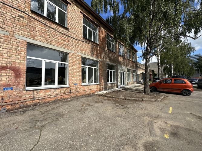 Izīrē komercplatību, Brīvības gatve iela 201, Rīga, Labais krasts, Teika / 1 337 € 9