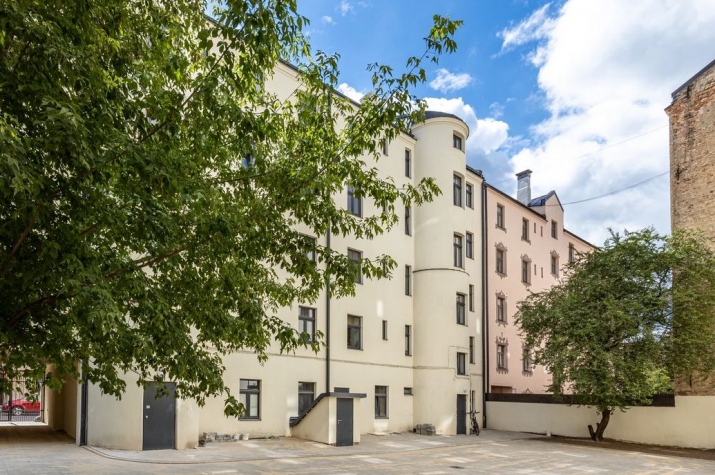 Pārdod dzīvokli, Krāsotāju iela 13, Rīga, Labais krasts, Centrs / 70 183 € 11