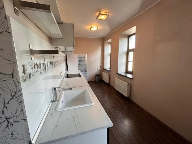 Izīrē dzīvokli, Dzirnavu iela 82, Rīga, Labais krasts, Centrs / 790 € 8