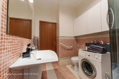 Pārdod dzīvokli, Skarņu iela 9, Rīga, Labais krasts, Centrs / 215 000 € 12
