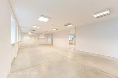 Izīrē tirdzniecības telpas, Baznīcas iela 31, Rīga, Centrs / 950 € 3