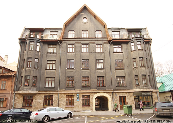 Baznīcas iela 13 18