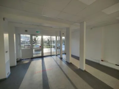 Izīrē tirdzniecības telpas, Latgales iela 425a, Rīga, Labais krasts, Ķengarags / 850 € 4