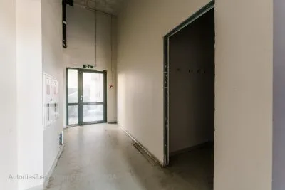 Pārdod tirdzniecības telpas, 13. janvāra iela 21, Rīga, Labais krasts, Centrs / 250 000 € 5