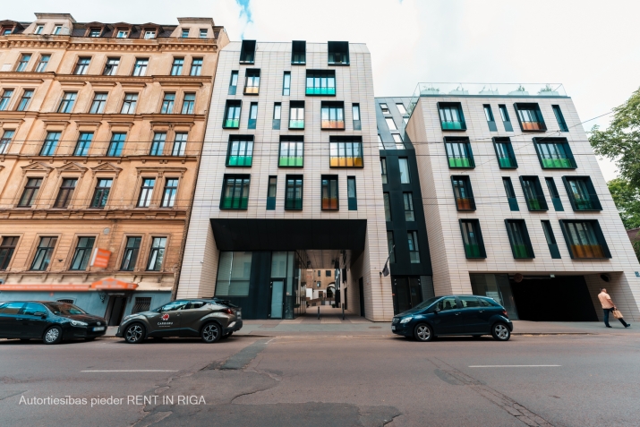 Izīrē dzīvokli, Birznieka Upīša iela 13, Rīga, Labais krasts, Centrs / 850 € 16