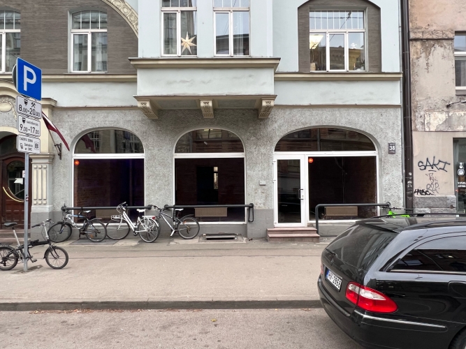 Izīrē tirdzniecības telpas, Matīsa iela 38, Rīga, Labais krasts, Centrs / 1 700 € 18