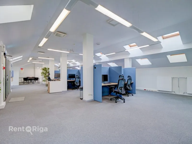 Zigfrīda Annas Meierovica bulvāris 16 2