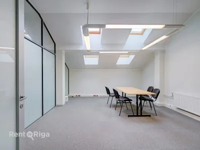 Izīrē biroju, Zigfrīda Annas Meierovica bulvāris 16, Rīga, Labais krasts, Centrs / 931 € 7