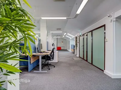 Izīrē biroju, Zigfrīda Annas Meierovica bulvāris 16, Rīga, Labais krasts, Centrs / 931 € 1