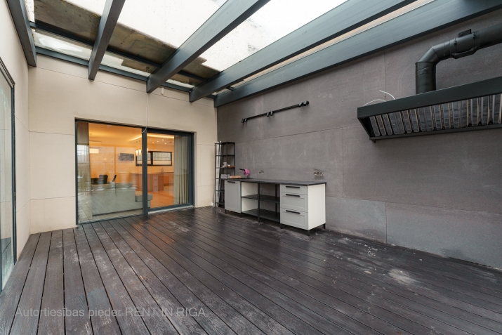 Jomas iela 8 10