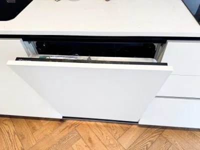 Izīrē dzīvokli, Tērbatas iela 33, Rīga, Labais krasts, Centrs / 1 200 € 8