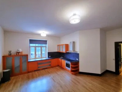 Izīrē dzīvokli, Dzirnavu iela 68, Rīga, Labais krasts, Centrs / 1 200 € 1