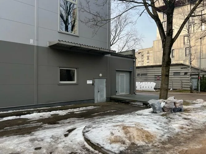 Izīrē tirdzniecības telpas, Anniņmuižas iela 17, Rīga, Kreisais krasts, Zolitūde / 285 € 8