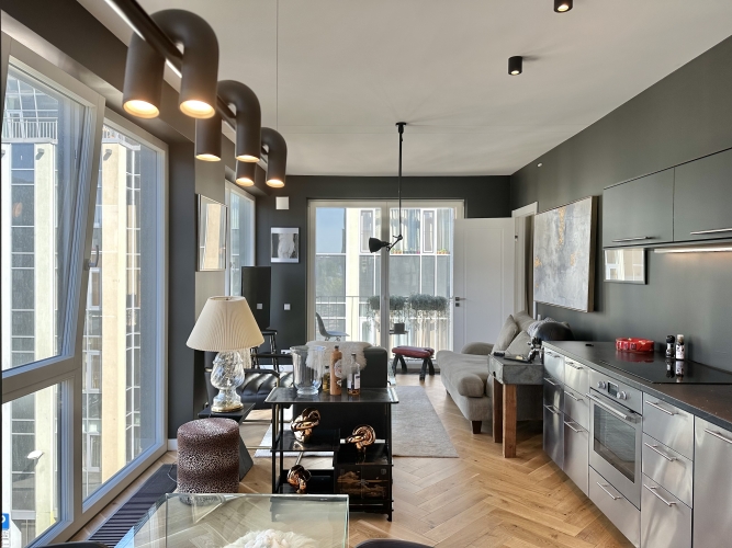 Pārdod dzīvokli, Rūpniecības iela 25, Rīga, Labais krasts, Centrs / 181 000 € 2