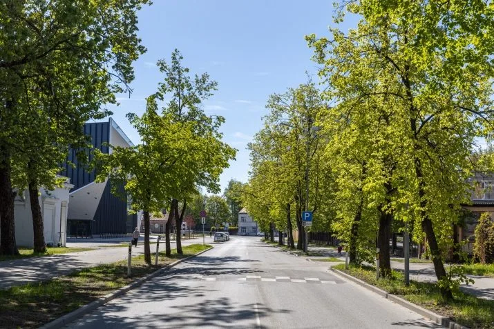 Augšiela iela 8 6
