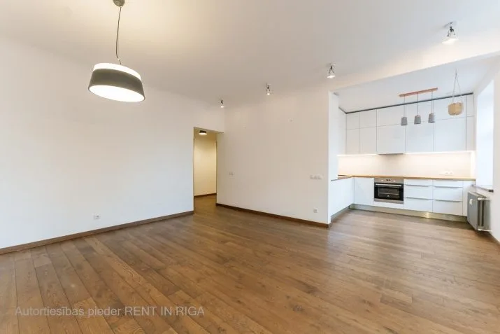 Izīrē dzīvokli, Aleksandra Čaka iela 36, Rīga, Labais krasts, Centrs / 900 € 2