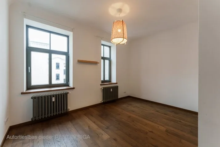 Izīrē dzīvokli, Aleksandra Čaka iela 36, Rīga, Labais krasts, Centrs / 900 € 9