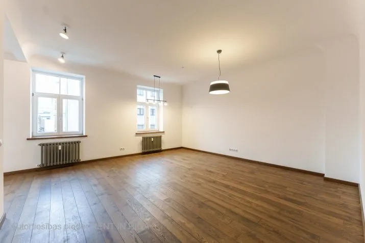 Izīrē dzīvokli, Aleksandra Čaka iela 36, Rīga, Labais krasts, Centrs / 900 € 3
