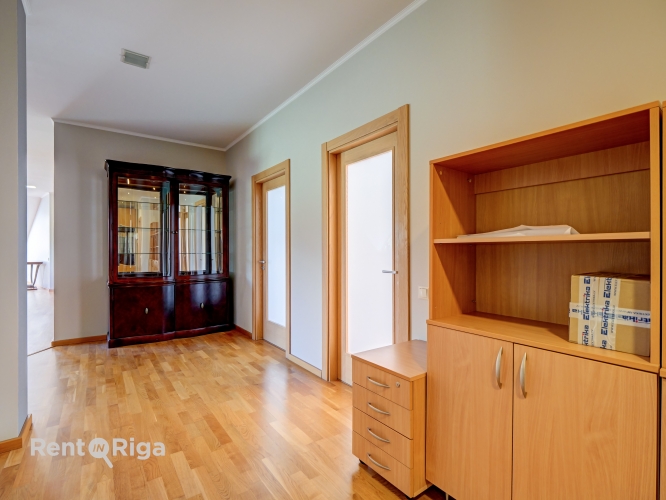 Аренда квартиры, Muitas улица 1, Rīga, Labais krasts, Centrs / 1 689 € 12