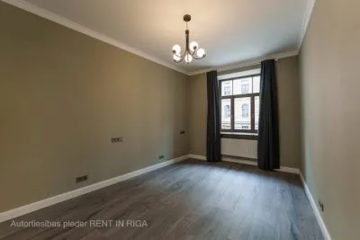 Izīrē dzīvokli, Rūpniecības iela 4, Rīga, Labais krasts, Centrs / 960 € 2