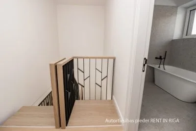 Pārdod dzīvokli, Čiekuru iela 3, Rīga, Mežaparks / 283405 € 6