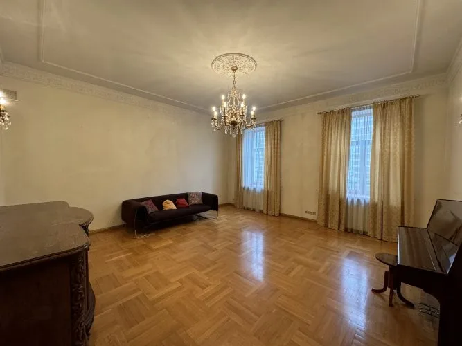 Izīrē dzīvokli, Alfrēda Kalniņa iela 4, Rīga, Labais krasts, Centrs / 750 € 12