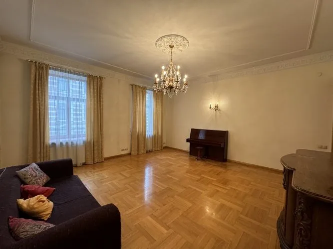 Izīrē dzīvokli, Alfrēda Kalniņa iela 4, Rīga, Labais krasts, Centrs / 750 € 10