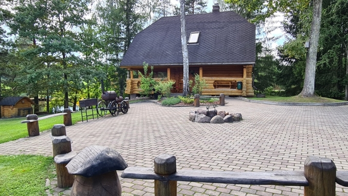 Trīssaliņas iela x 29