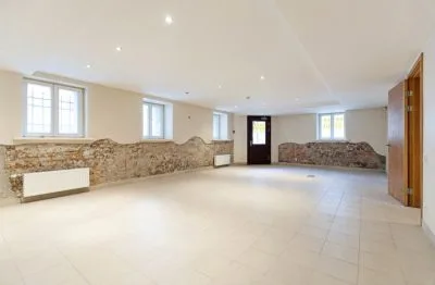 Pārdod tirdzniecības telpas, Stabu iela 92, Rīga, Labais krasts, Centrs / 112 000 € 1